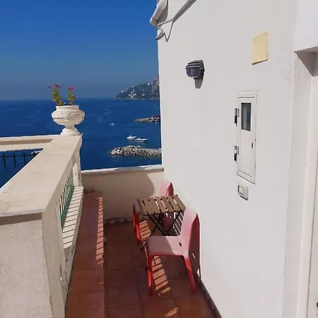 Guest house La Stanza Sul Porto Di Piccina Piccina Con Bagno Privato E Terrazzino Vista Mare