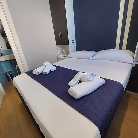 Guest house La Stanza Sul Porto Di Piccina Piccina Con Bagno Privato E Terrazzino Vista Mare