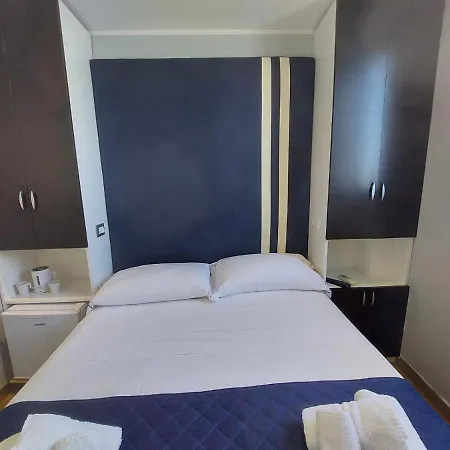 Guest house La Stanza Sul Porto Di Piccina Piccina Con Bagno Privato E Terrazzino Vista Mare Amalfi